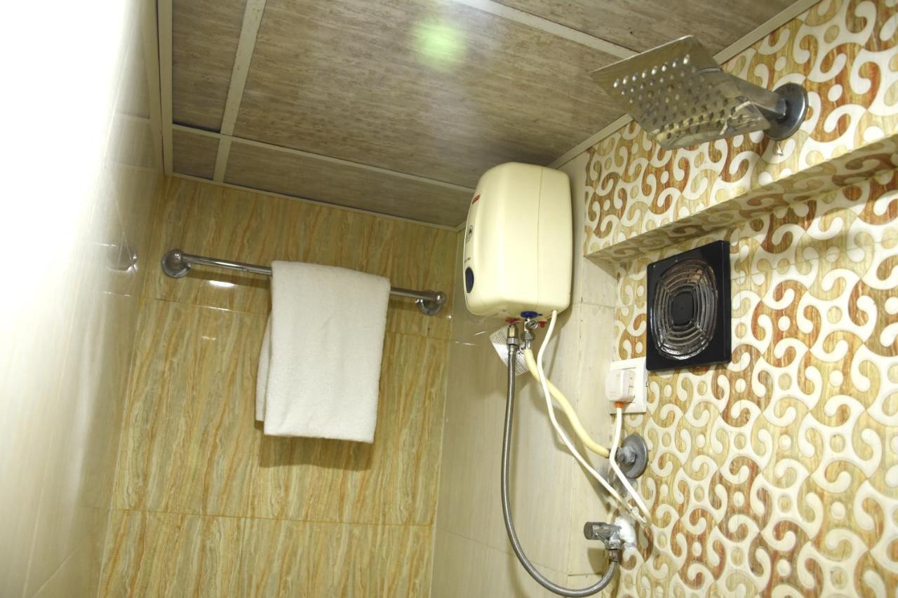 Hotel Galaxy Comforts Mumbai Dış mekan fotoğraf